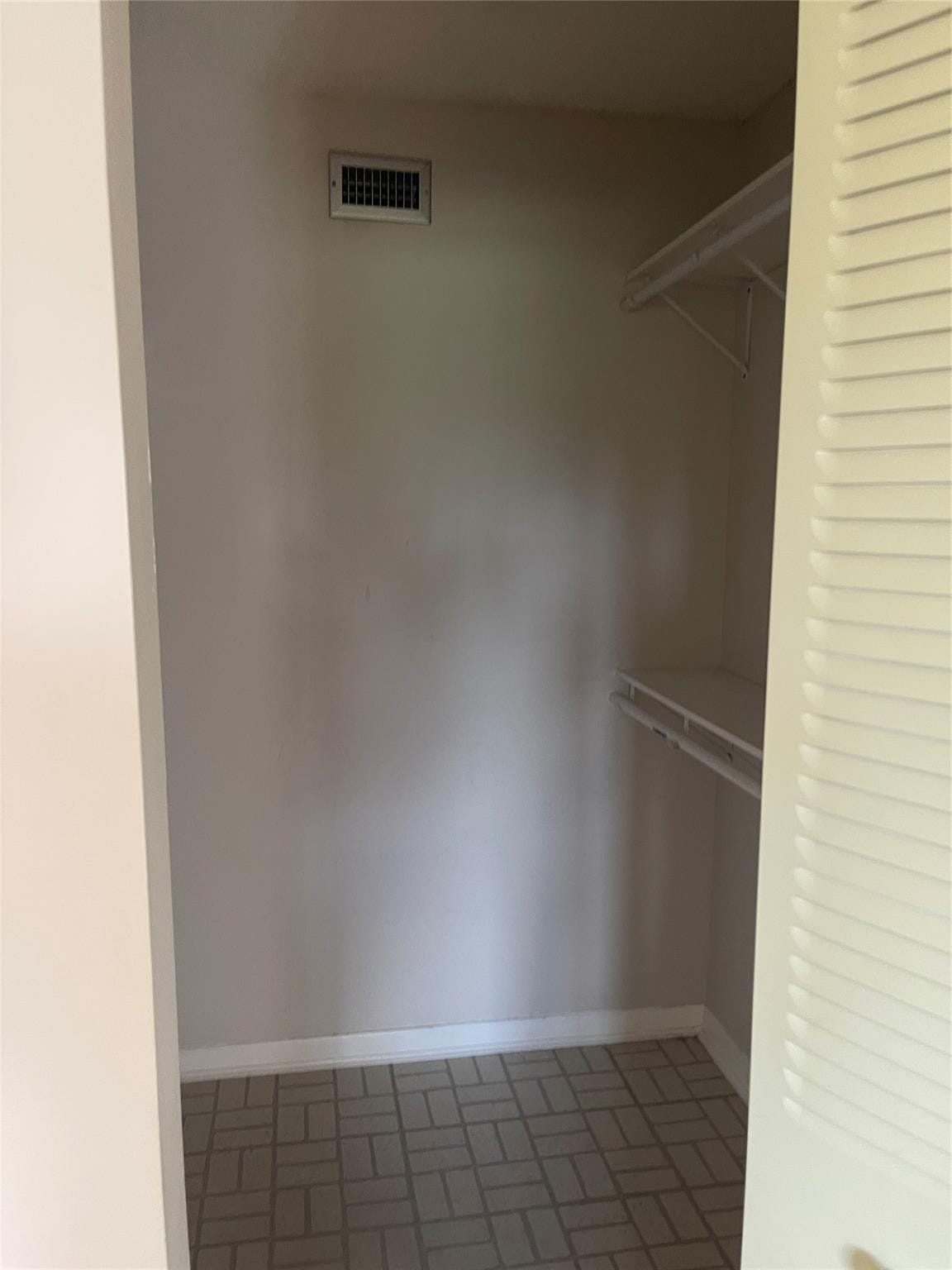 1005 Country Club Drive 205 — photo 11