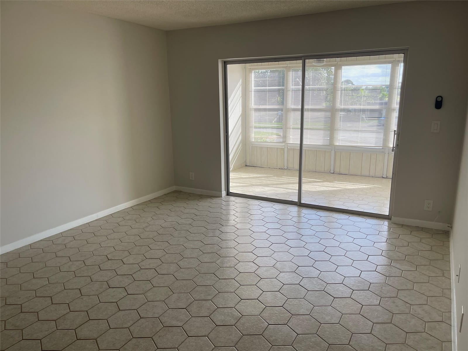 1005 Country Club Drive 205 — photo 12