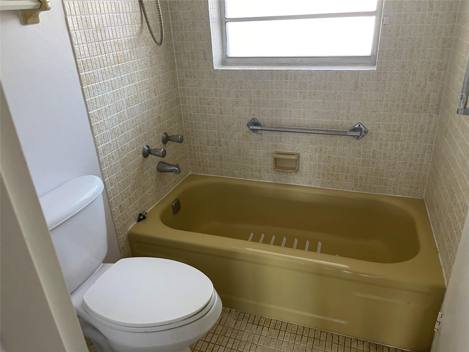 1005 Country Club Drive 205 — photo 4