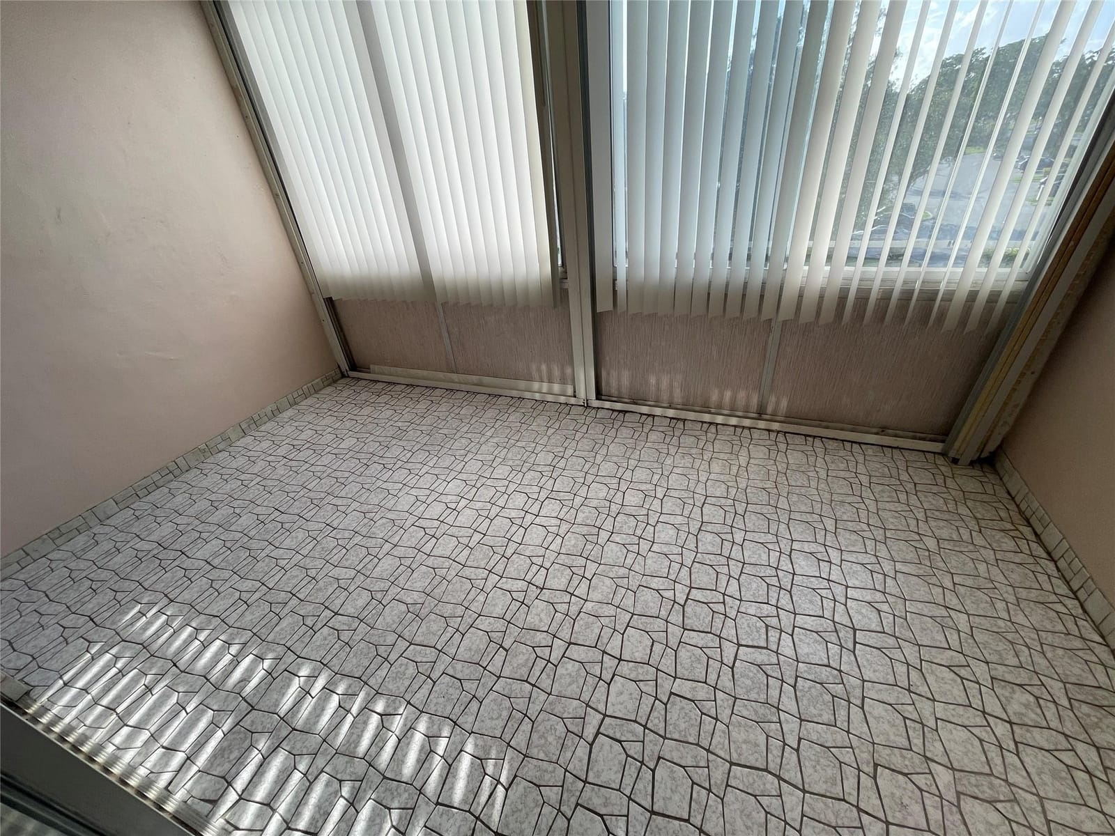 1025 Country Club Drive 407 — photo 11