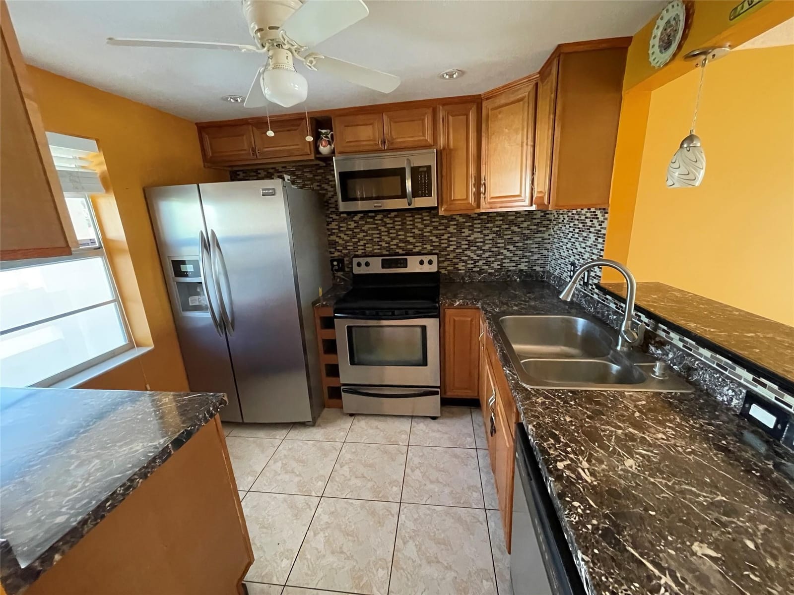 1025 Country Club Drive 407 — photo 4