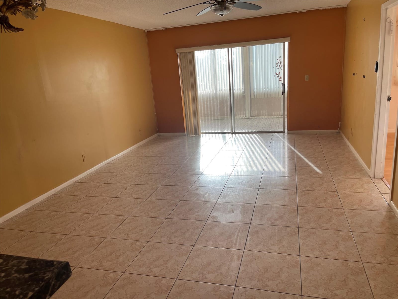 1025 Country Club Drive 407 — photo 5