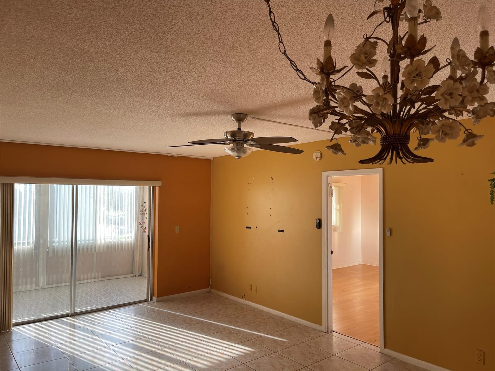1025 Country Club Drive 407 — photo 9