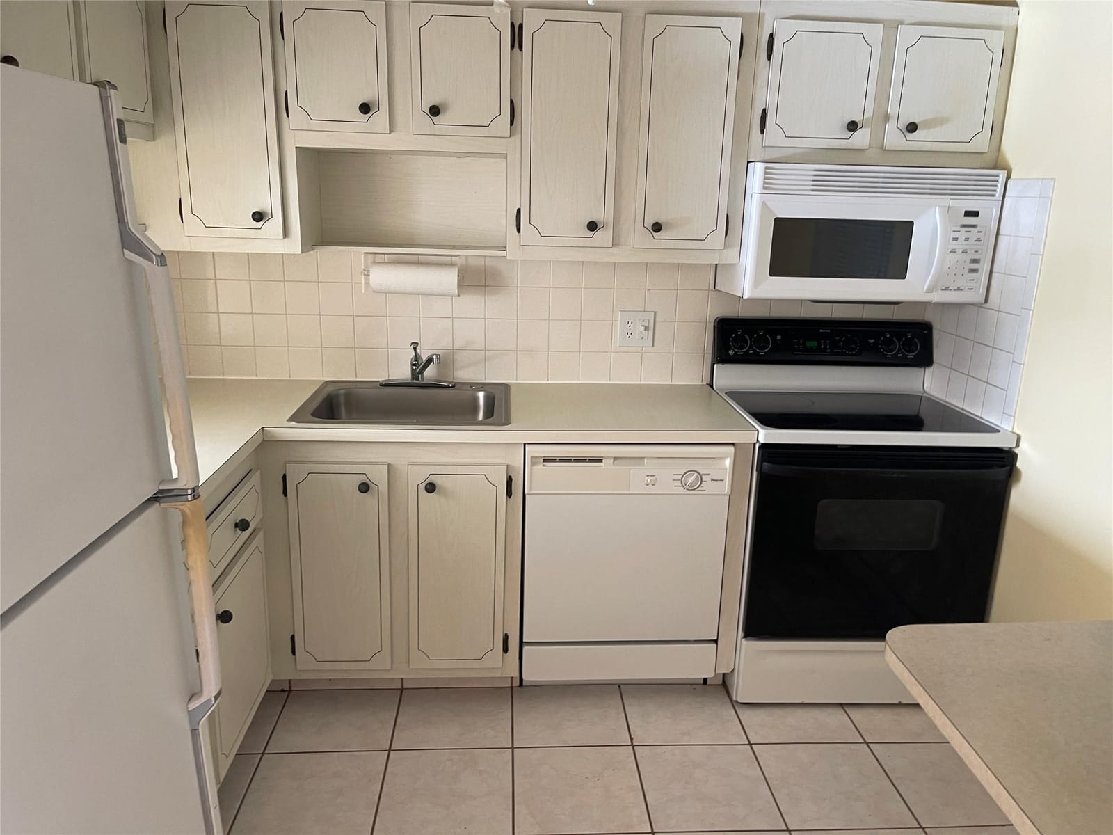 1025 Country Club Drive 301, Margate, FL 33063 photo 25