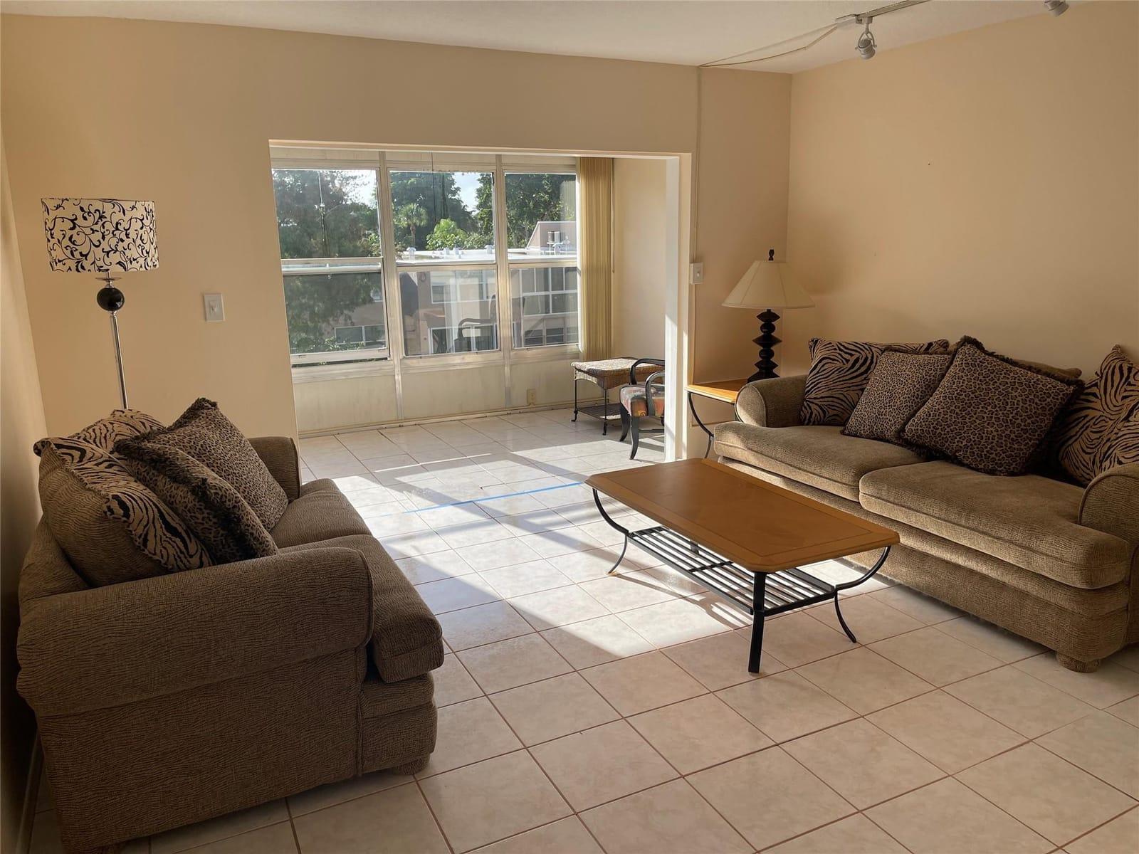 1025 Country Club Drive 301 — photo 4