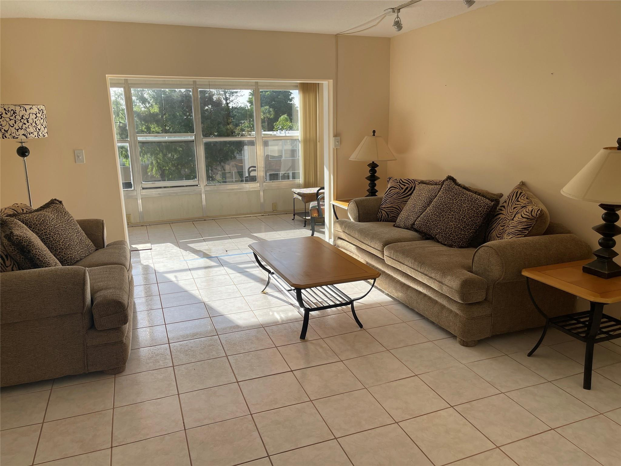 1025 Country Club Drive 301, Margate, FL 33063, Margate