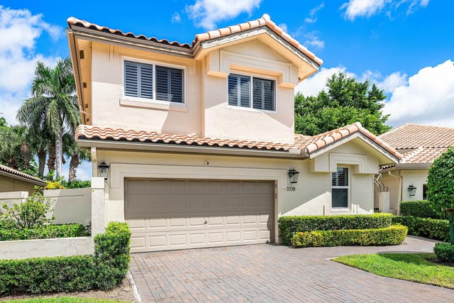 5338 NW 26th Circle S, sold in Laurel Pointe, Boca Raton, FL