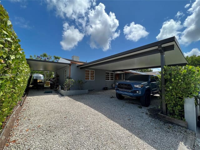 3160 SW 19th Terrace, sold in Parkdale Heights, Miami, FL
