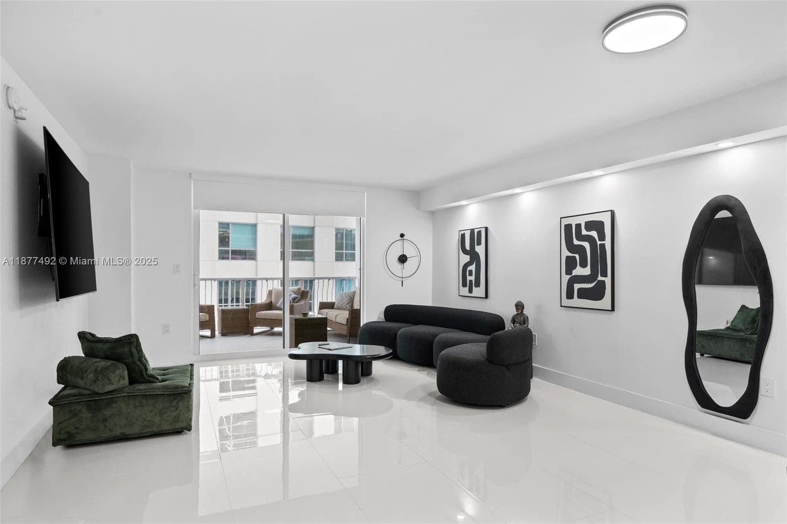 1200 Brickell Bay Drive 2812, Miami, FL 33131, Miami