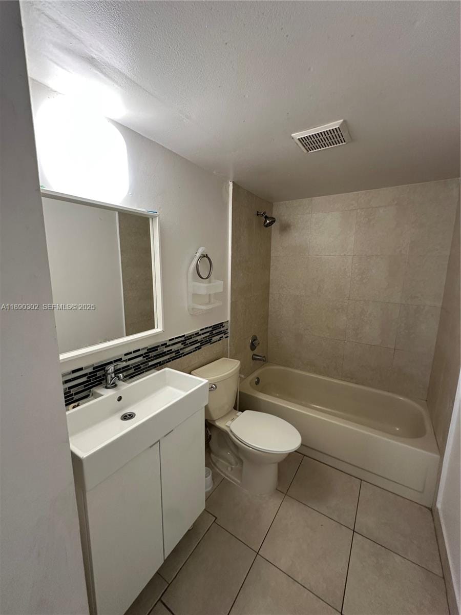 805 Meadows Circle 805, Boynton Beach, FL 33436 photo 16