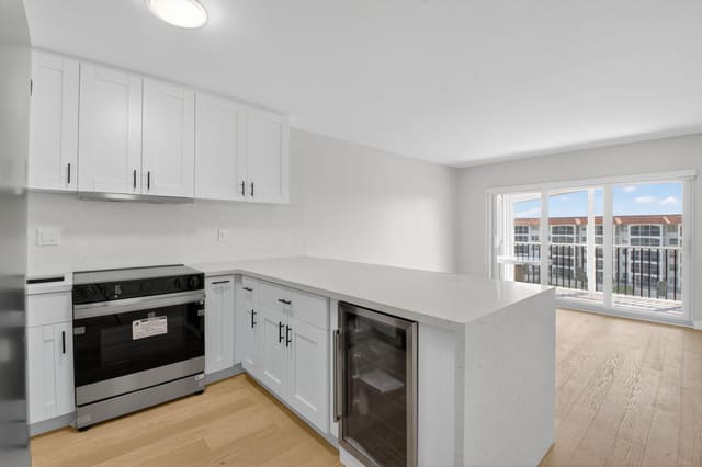 2871 N Ocean Boulevard V543, sold in San Remo Condo, Boca Raton, FL