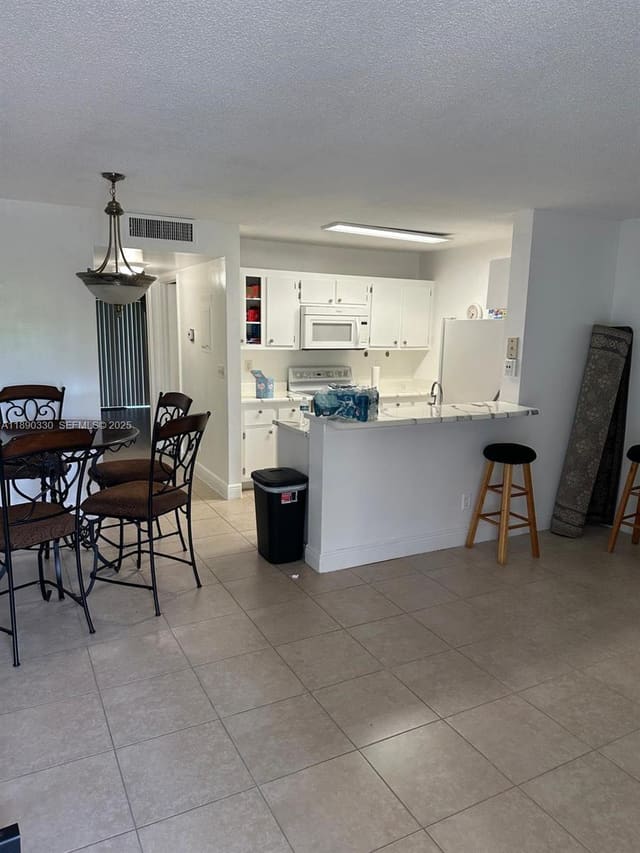 1527 W Meadows W Circle 1527, Boynton Beach, FL 33436