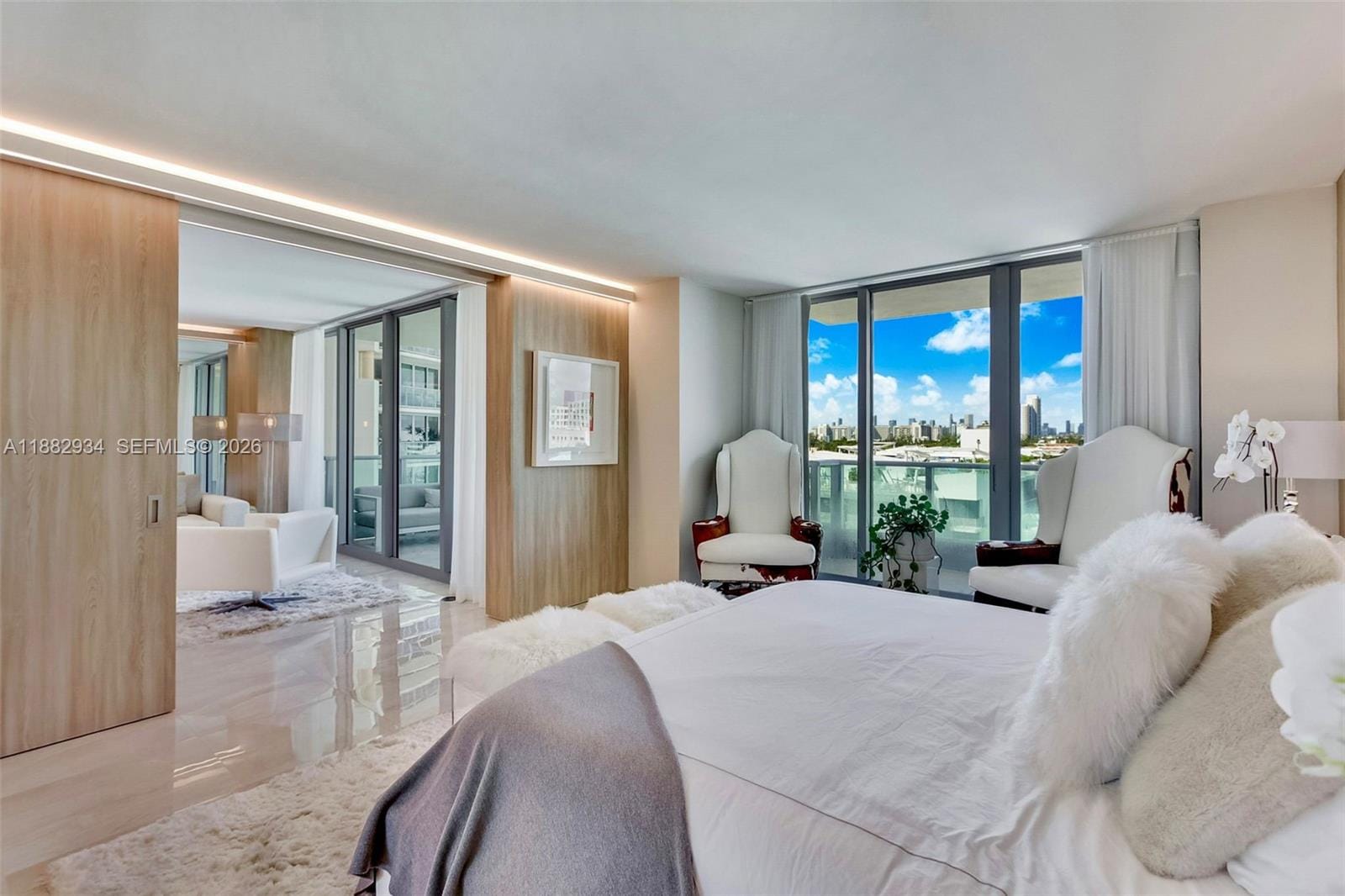 1455 Ocean Drive 811 — photo 8
