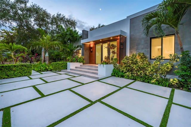 3000 SW 20th Street, sold in Parkdale, Miami, FL
