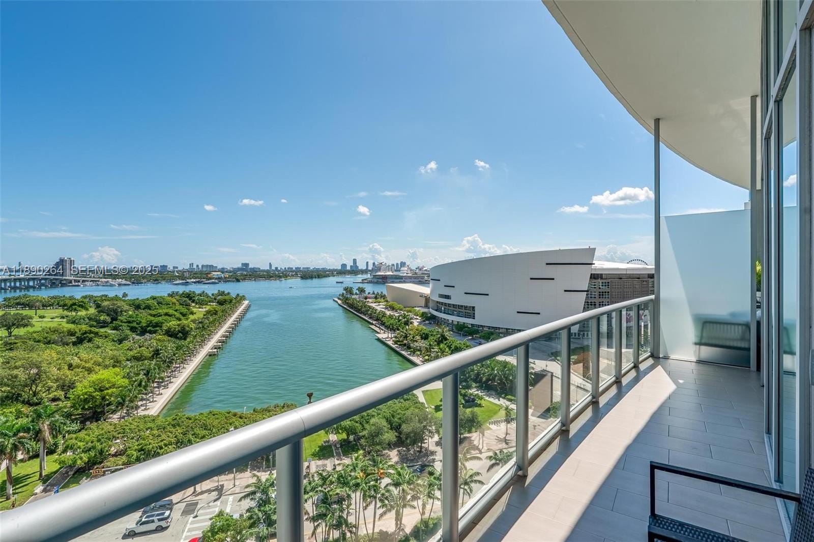 888 Biscayne Boulevard 1210, Miami, FL 33132 photo 2
