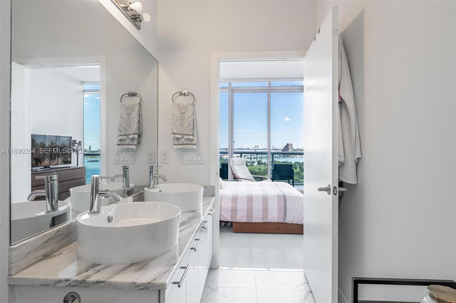 888 Biscayne Boulevard 1210, Miami, FL 33132 photo 11