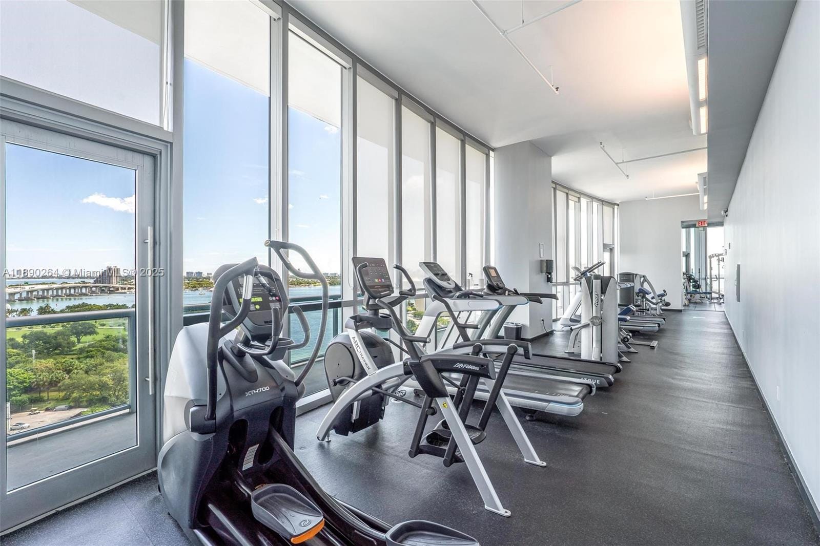 888 Biscayne Boulevard 1210, Miami, FL 33132 photo 24