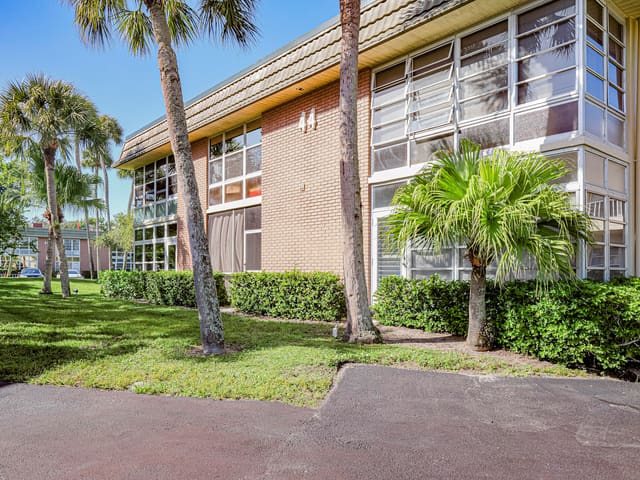 44 Vista Gardens Trail 104, Vero Beach, FL 32962
