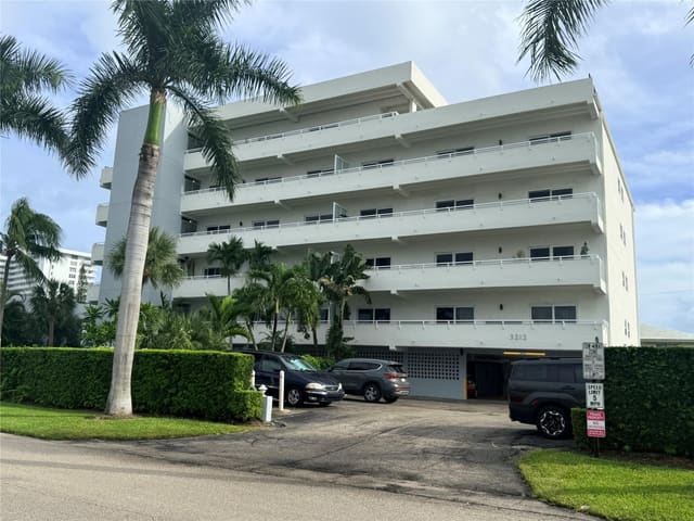 3212 NE 12th Street 303, Pompano By The Sea, Pompano Beach, FL