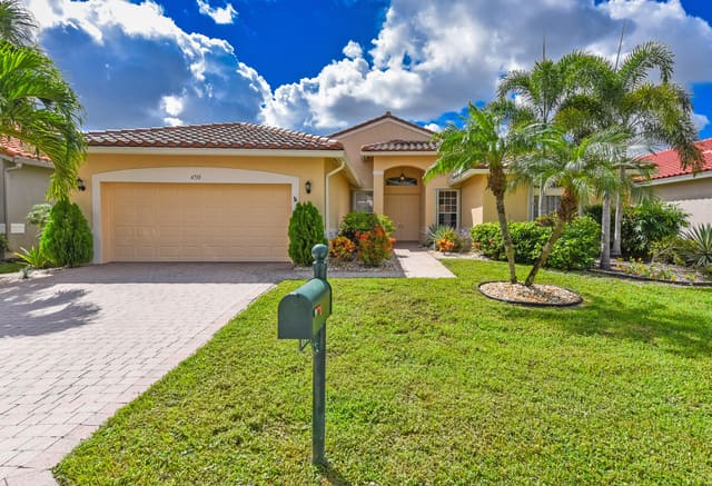 6710 Garde Road, Boynton Beach, FL 33472
