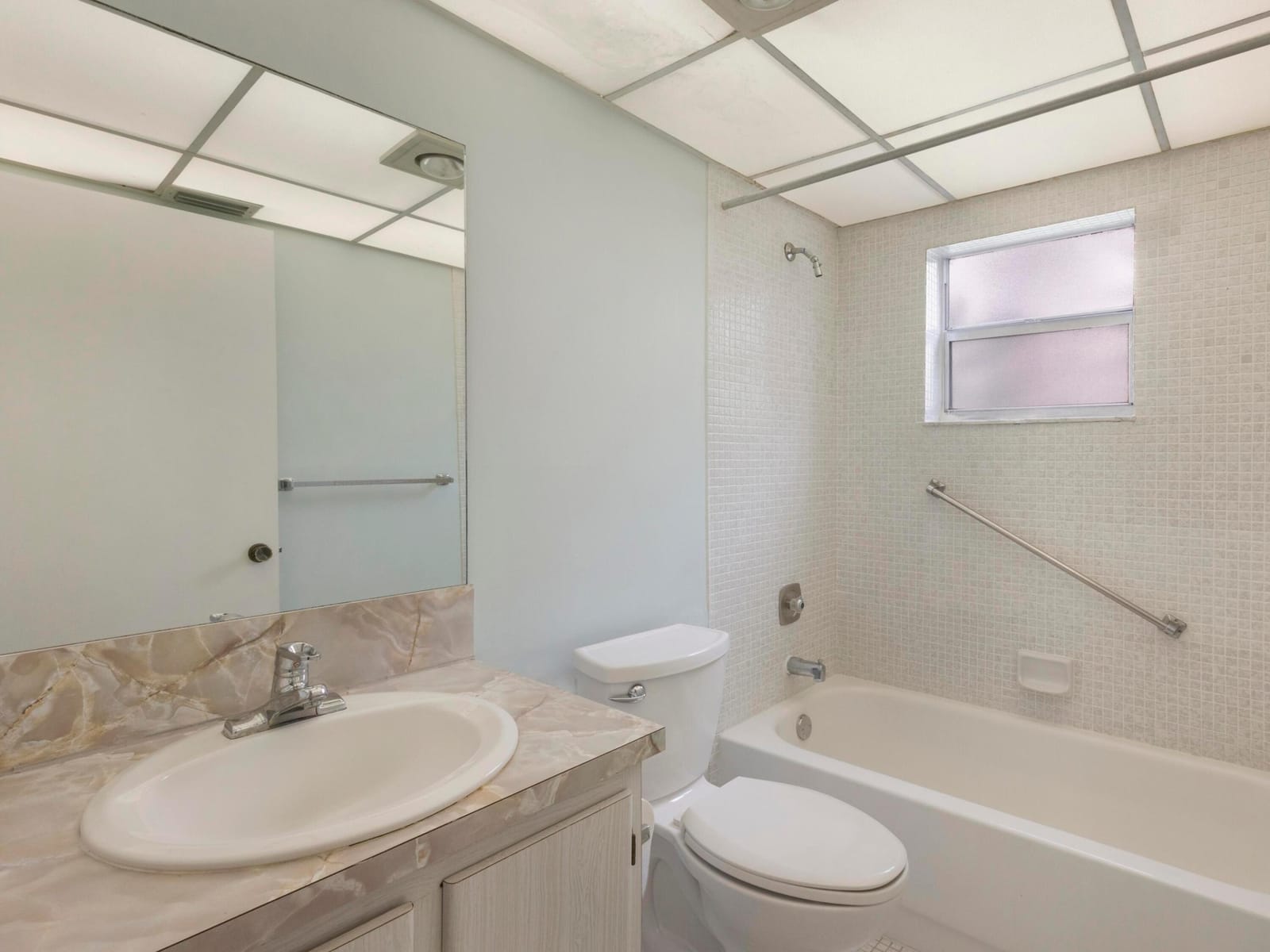 405 Burgundy I — photo 11