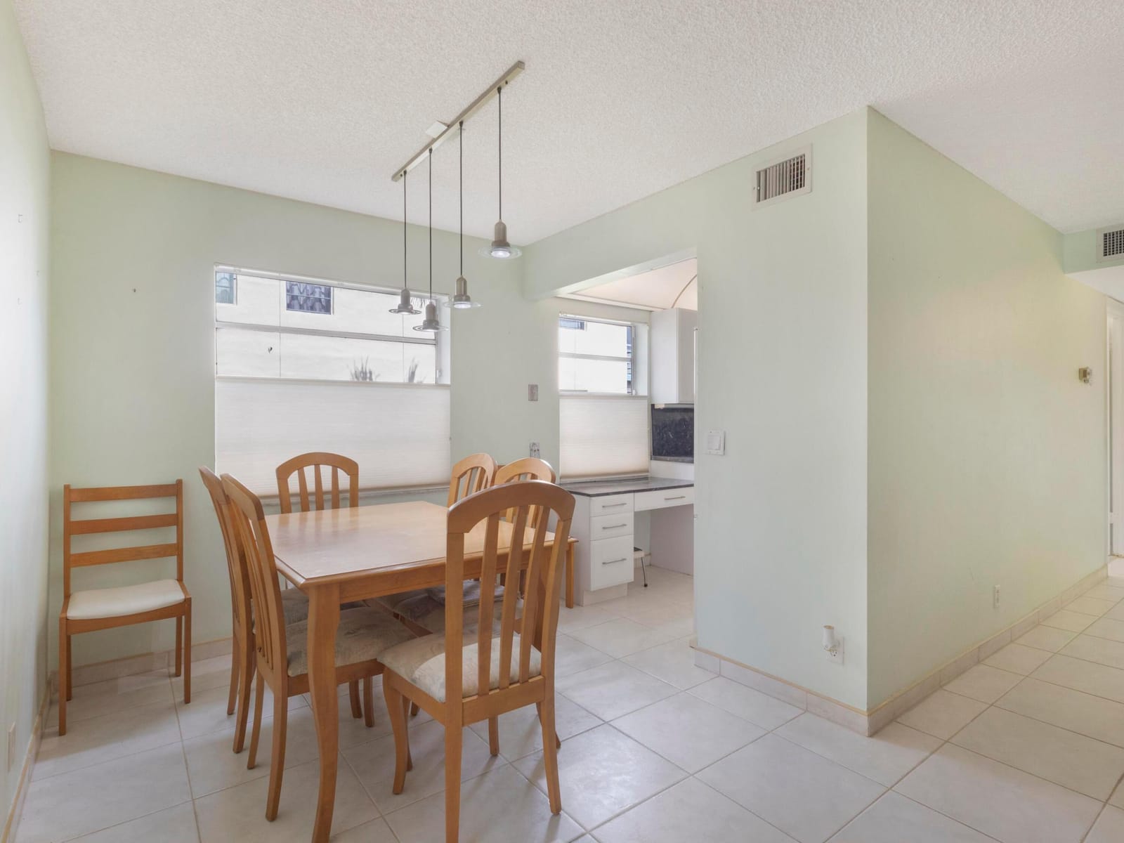 405 Burgundy I — photo 6
