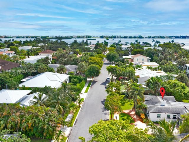 230 Beverly Road, sold in Edgewater, West Palm Beach, FL