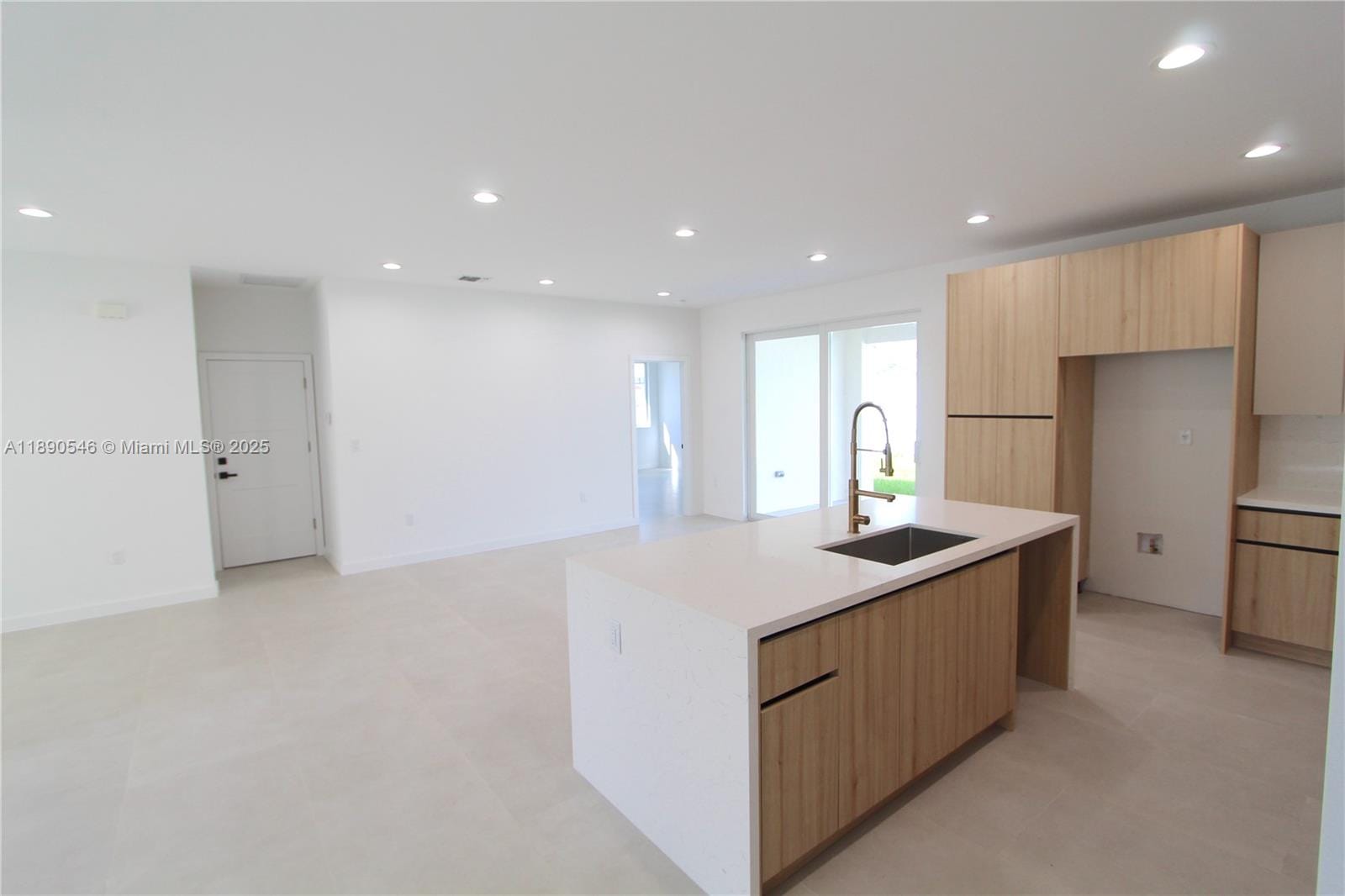 14980 Buchanan Street — photo 11