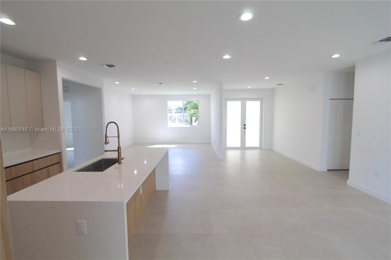 14980 Buchanan Street — photo 12