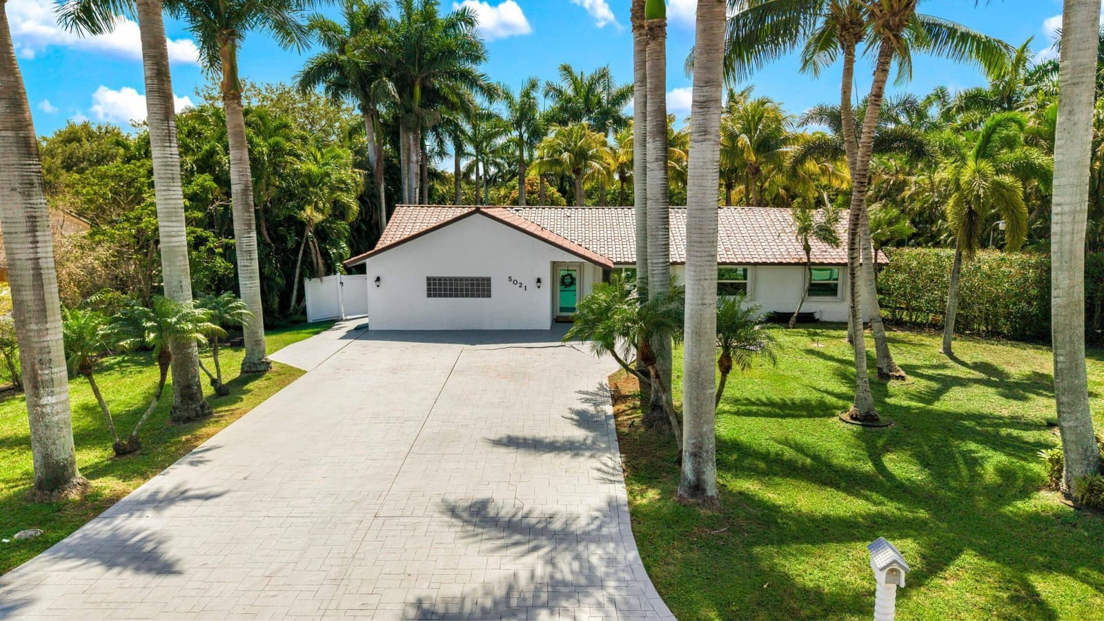 5021 SW 201st Terrace, Southwest Ranches, FL 33332
