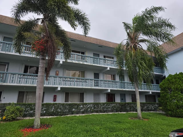 2100 Springdale Boulevard 306, sold in Village Green, Palm Springs, FL