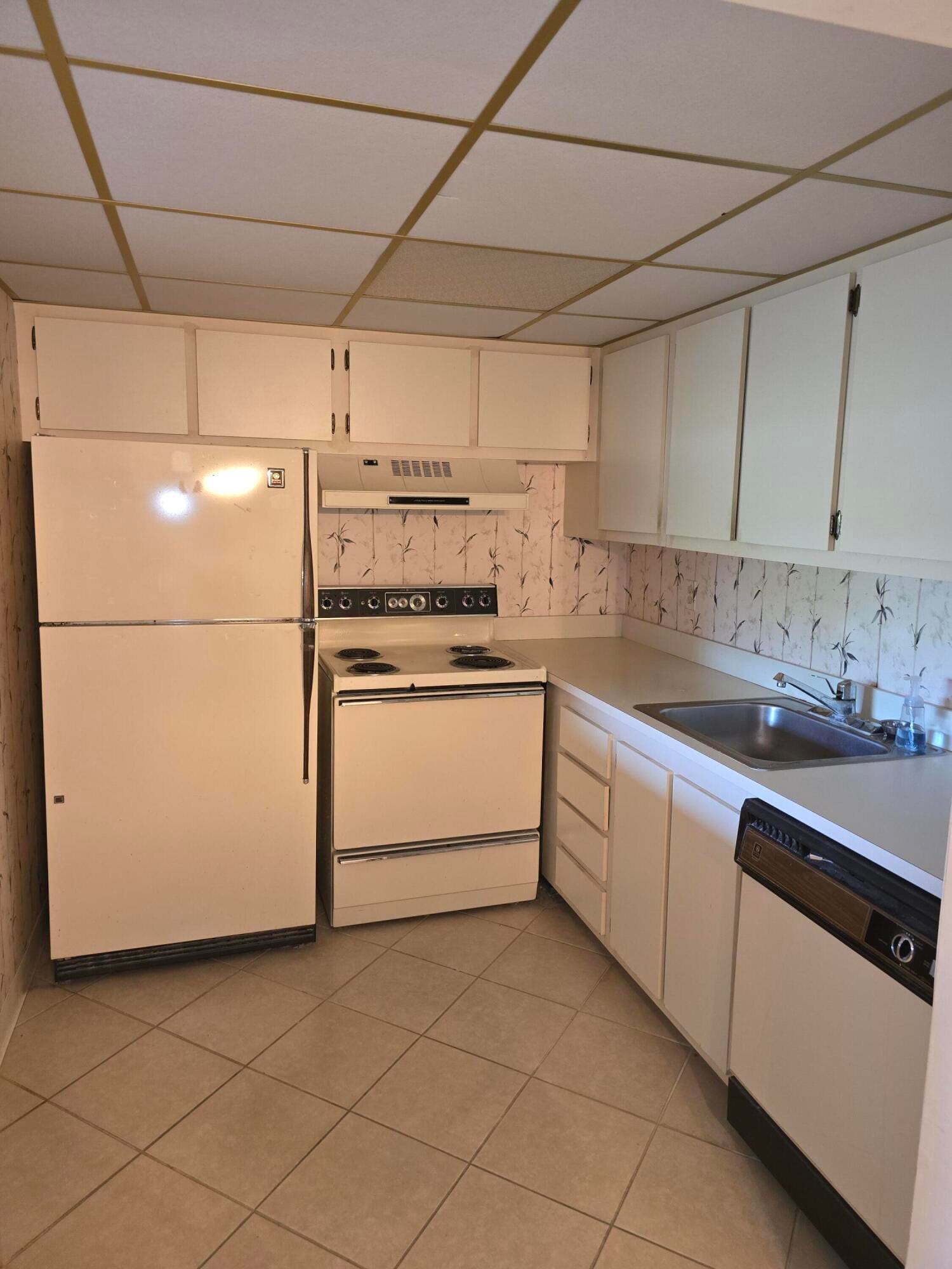 2100 Springdale Boulevard 306, Palm Springs, FL 33461 photo 9