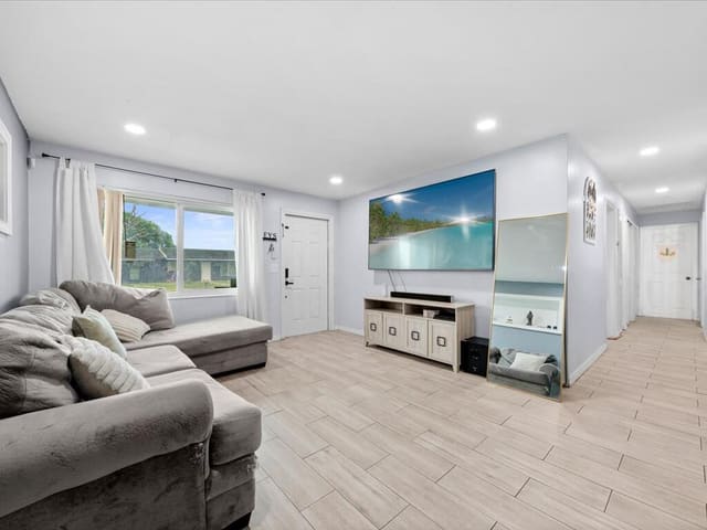 421 W 33 Street, sold in Park Manor 1, Riviera Beach, FL