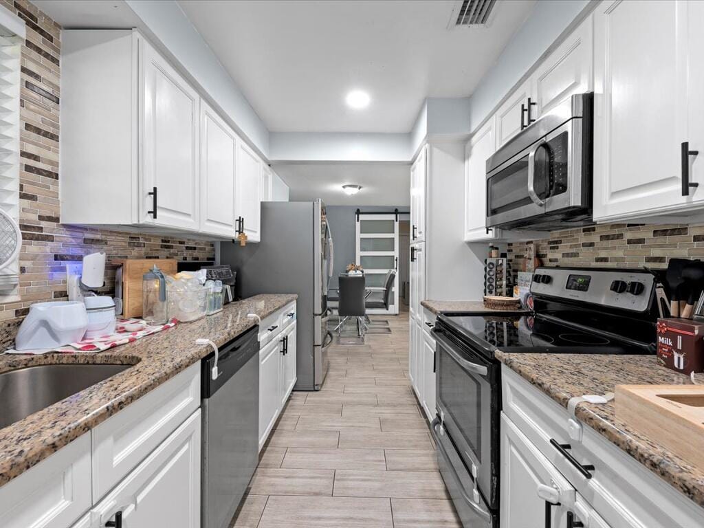 421 W 33 Street, West Palm Beach, FL 33404 photo 9