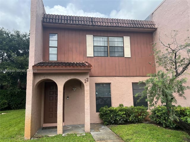 12 Madrid Lane 1-18, sold in Valencia Village Condo Ph, Davie, FL