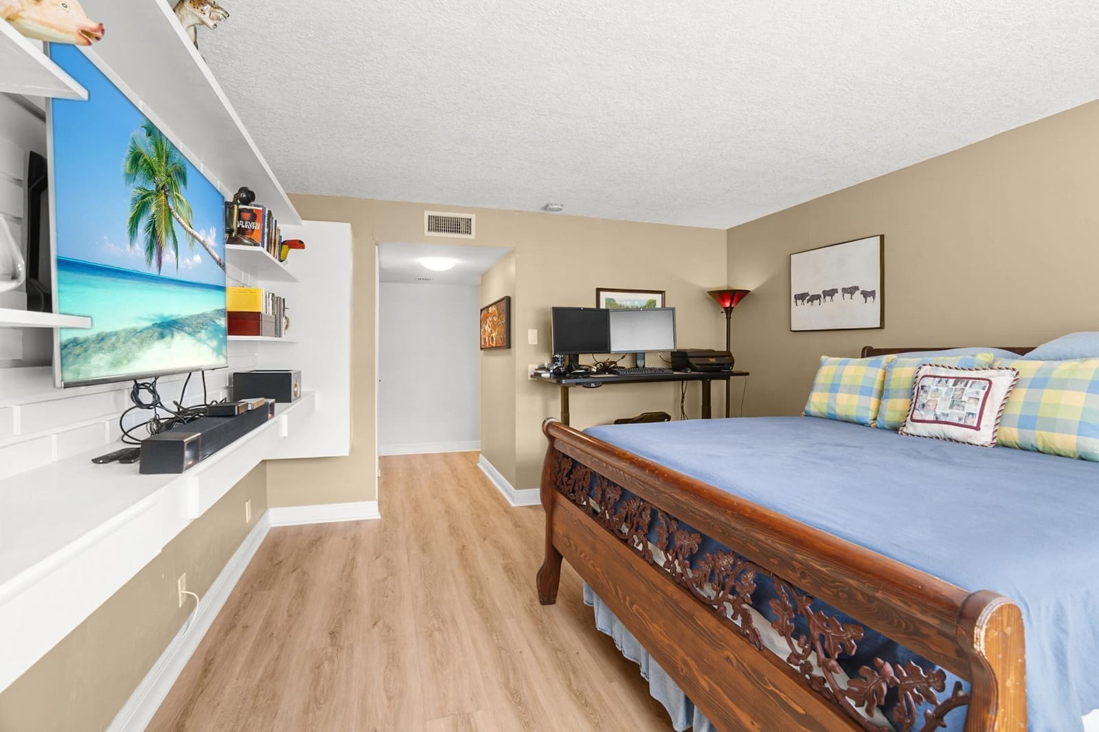 410 Lakeview Drive 104, Weston, FL 33326 photo 17