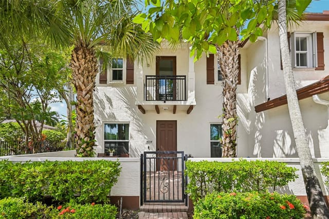 4714 Monarch Way, Coconut Creek, FL 33073
