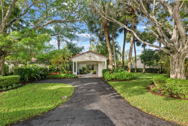 2425 Vista Del Prado Drive, sold in Las Casitas 3, Wellington, FL
