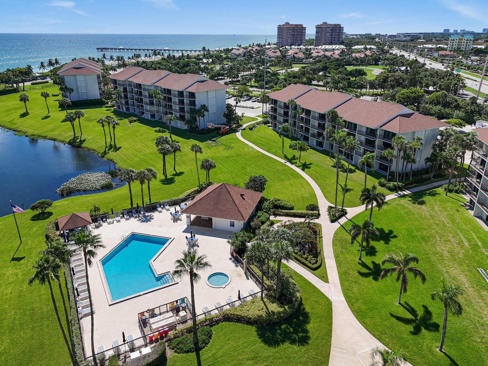 2 bedroom home for sale at 501 Seas, Jupiter, FL 33477 — $694,000
