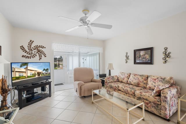 2832 W Crosley Drive E, sold in Cresthaven, West Palm Beach, FL