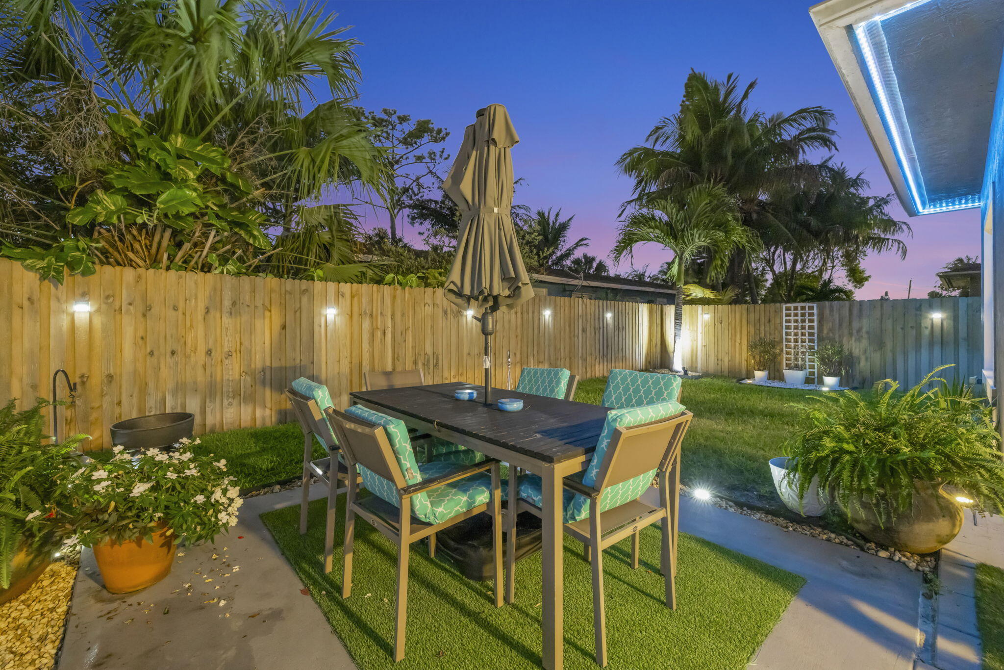 4087 NW 5th Avenue — photo 9