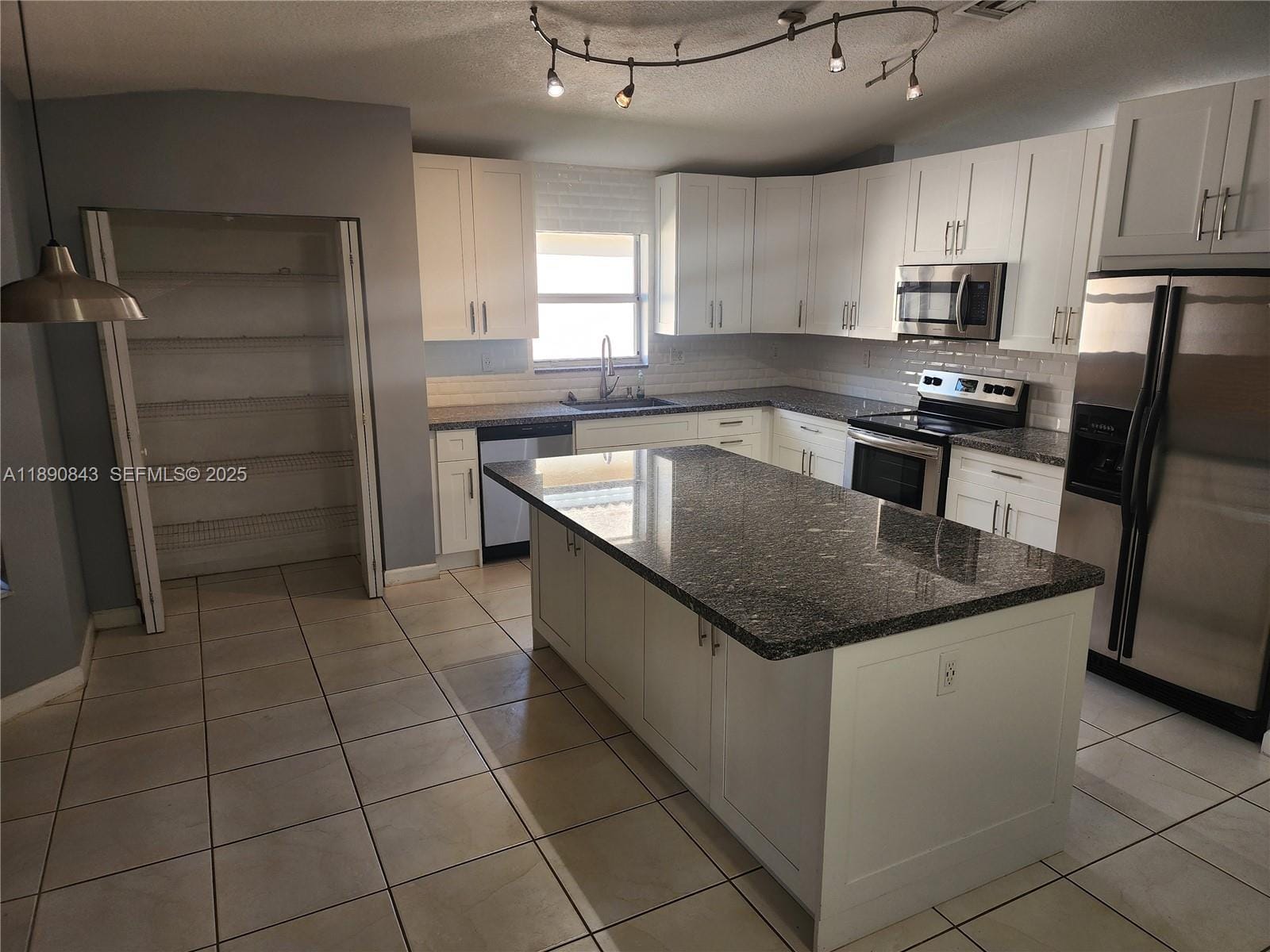 14018 SW 155th Court, Miami, FL 33196 photo 14