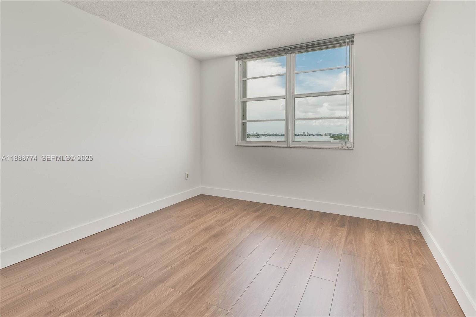 300 Bayview Drive 716, Sunny Isles Beach, FL 33160 photo 12