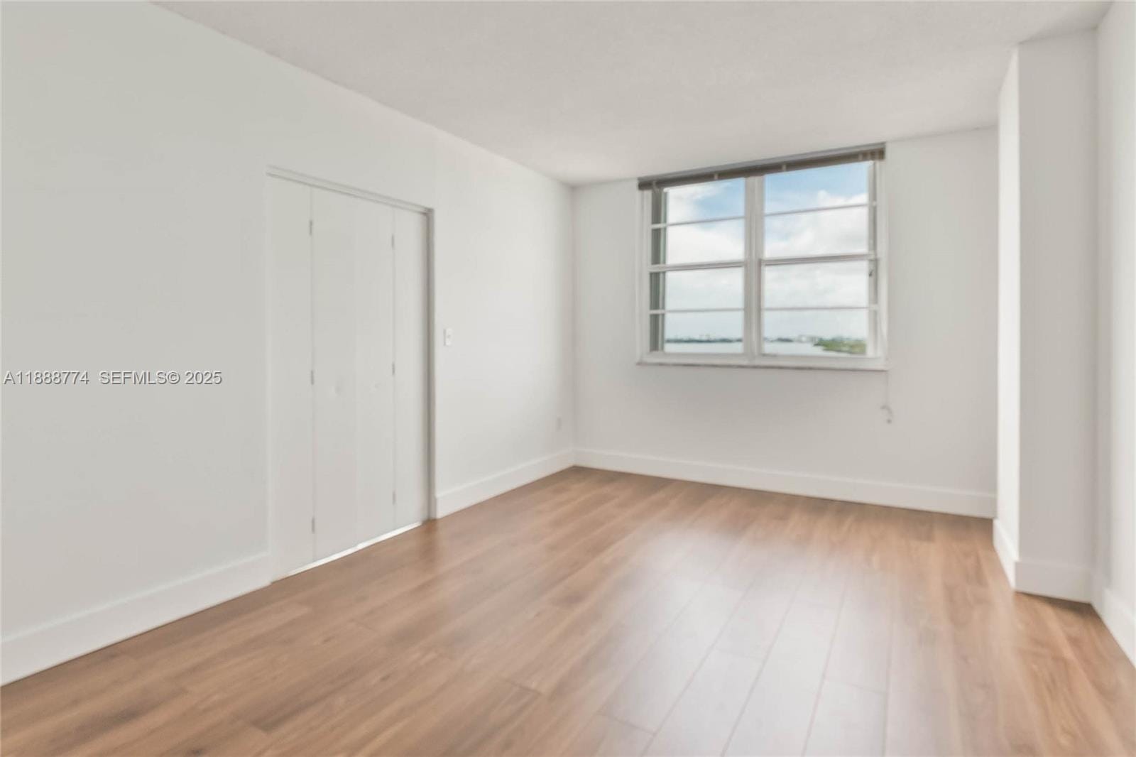 300 Bayview Drive 716, Sunny Isles Beach, FL 33160 photo 14
