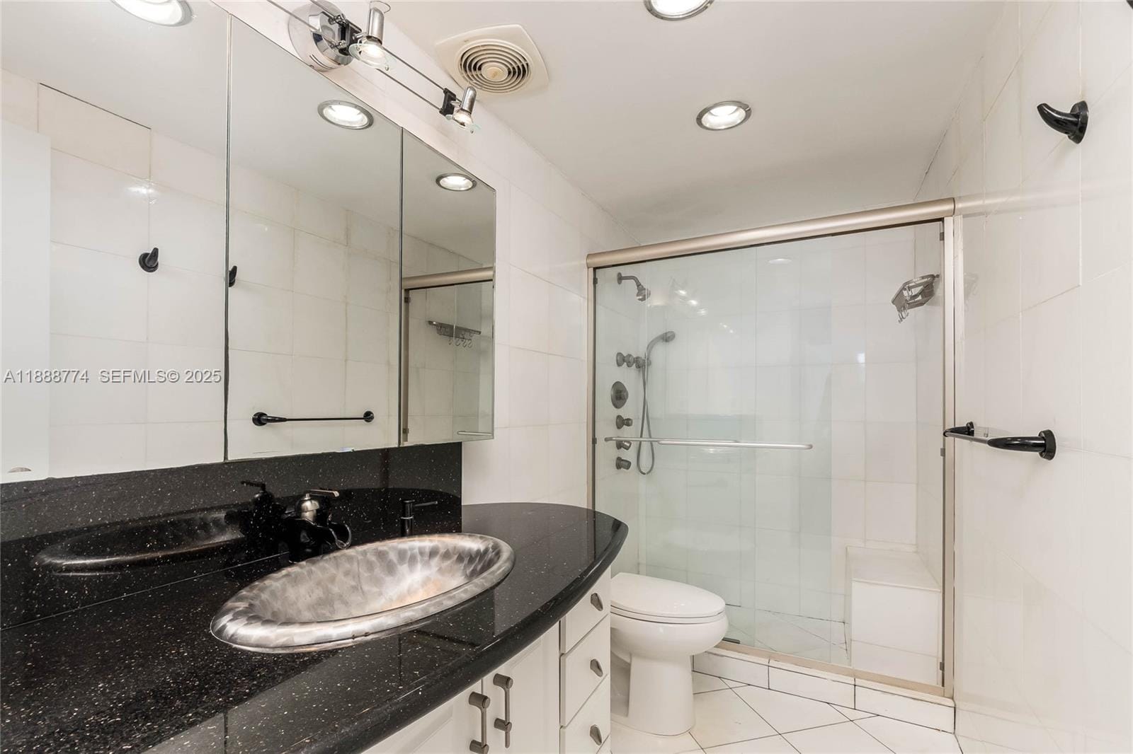 300 Bayview Drive 716, Sunny Isles Beach, FL 33160 photo 16