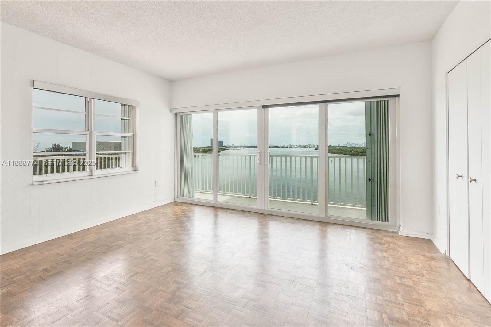 300 Bayview Drive 716, Sunny Isles Beach, FL 33160 photo 4