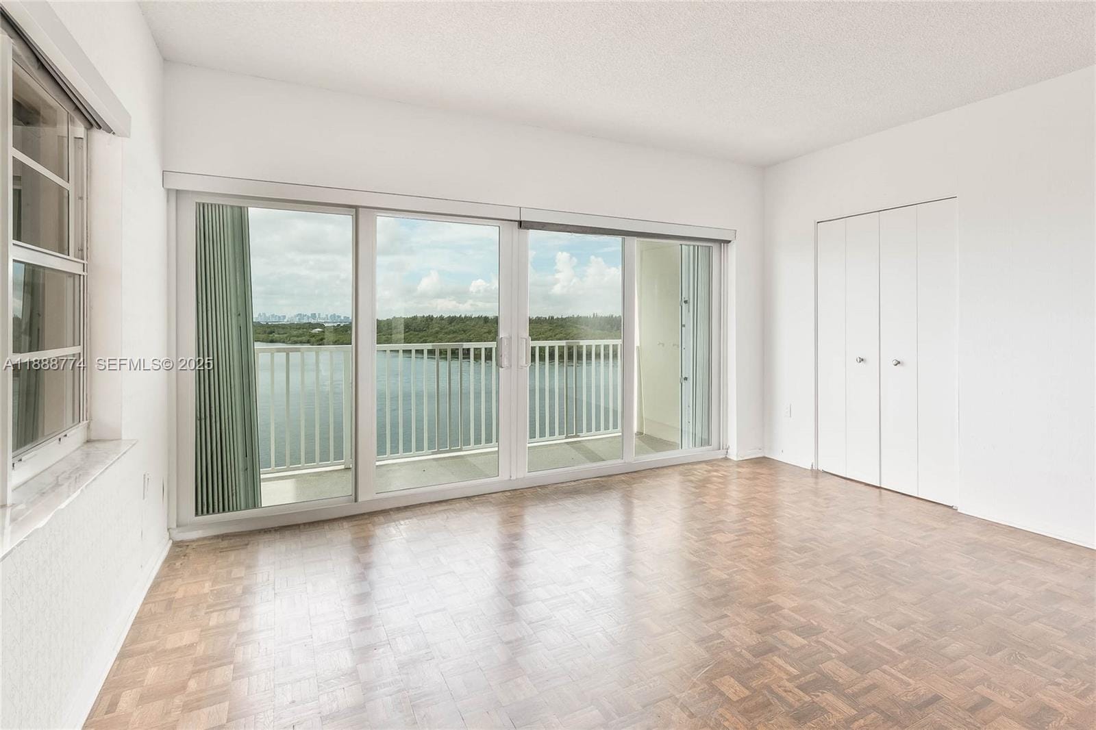 300 Bayview Drive 716, Sunny Isles Beach, FL 33160 photo 5