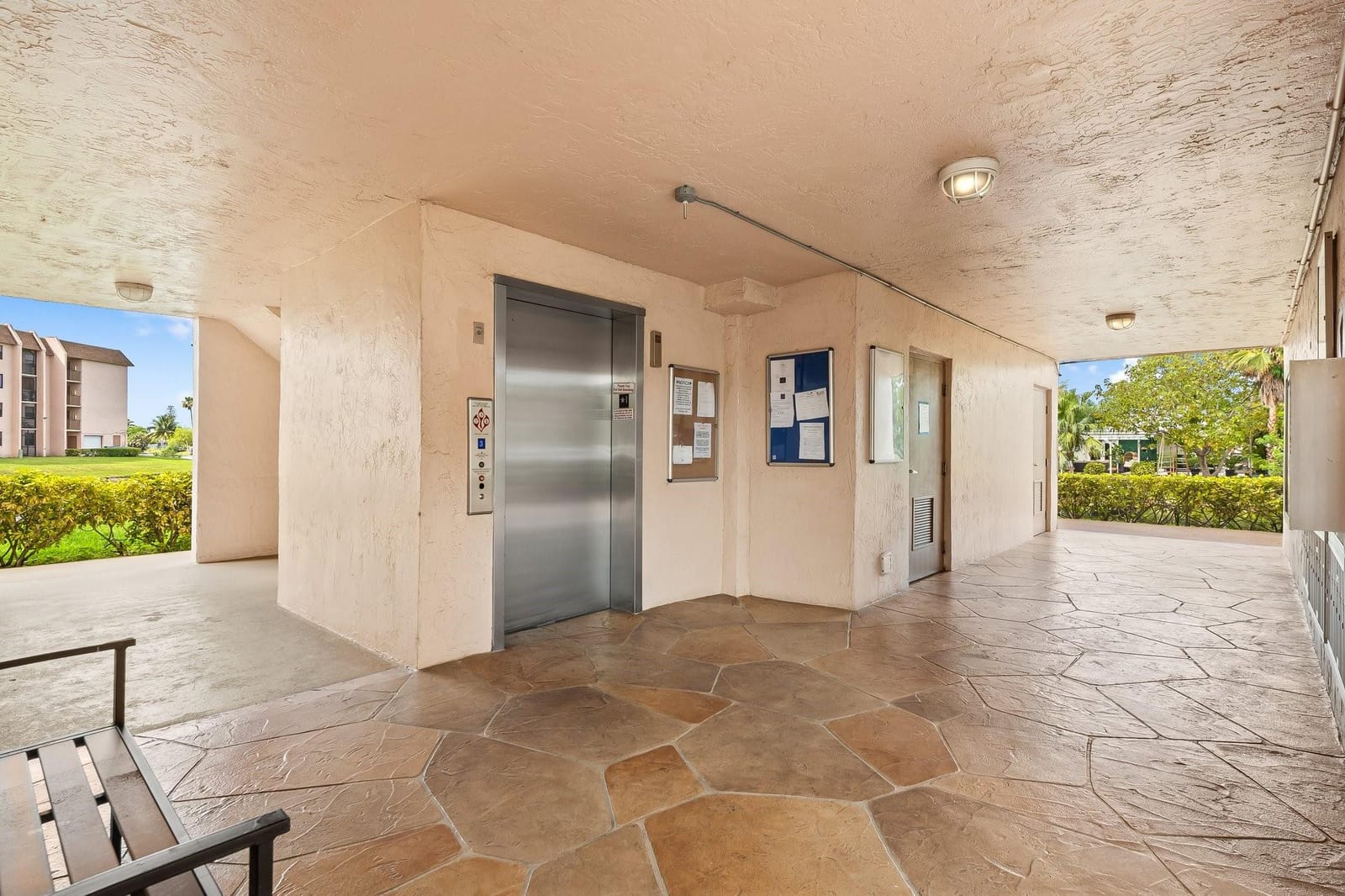 10442 Sunrise Lakes Boulevard 111, Sunrise, FL 33322 photo 14