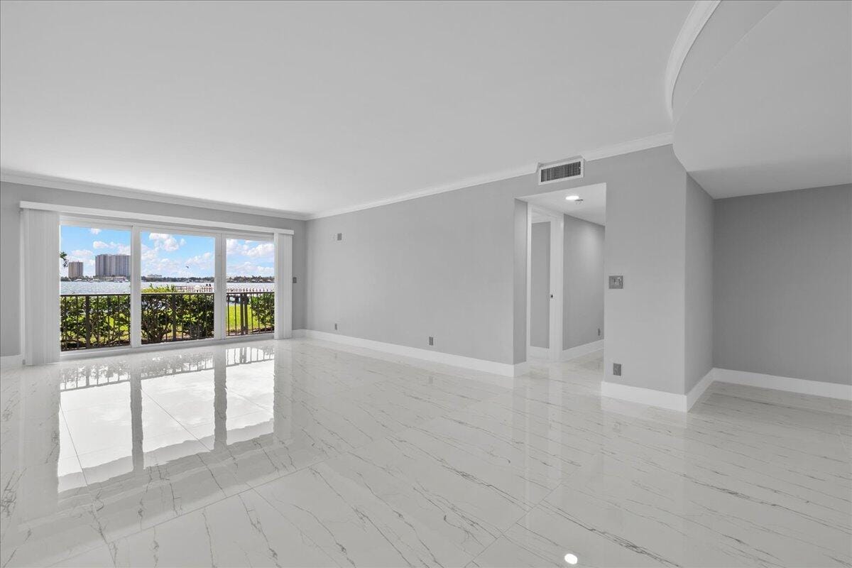 3040 Lake Shore Drive 101, Riviera Beach, FL 33404 photo 8