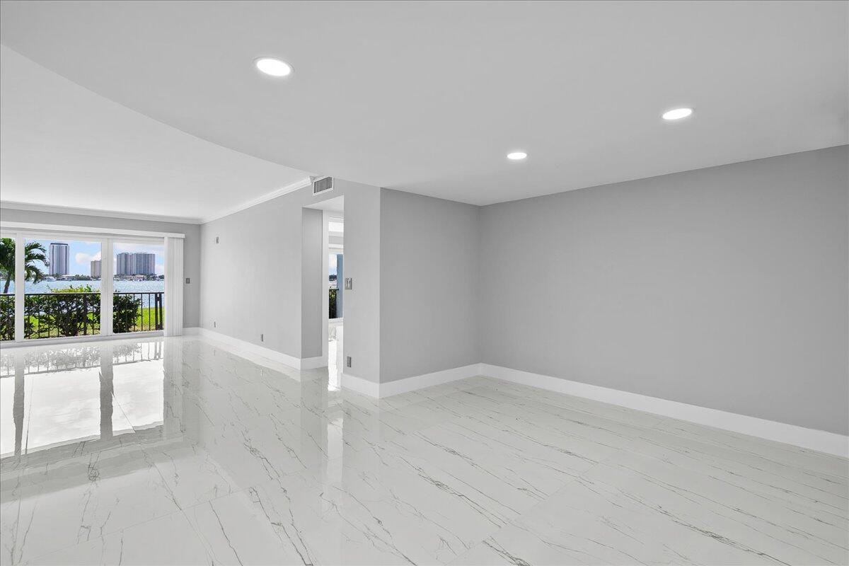 3040 Lake Shore Drive 101, Riviera Beach, FL 33404 photo 9